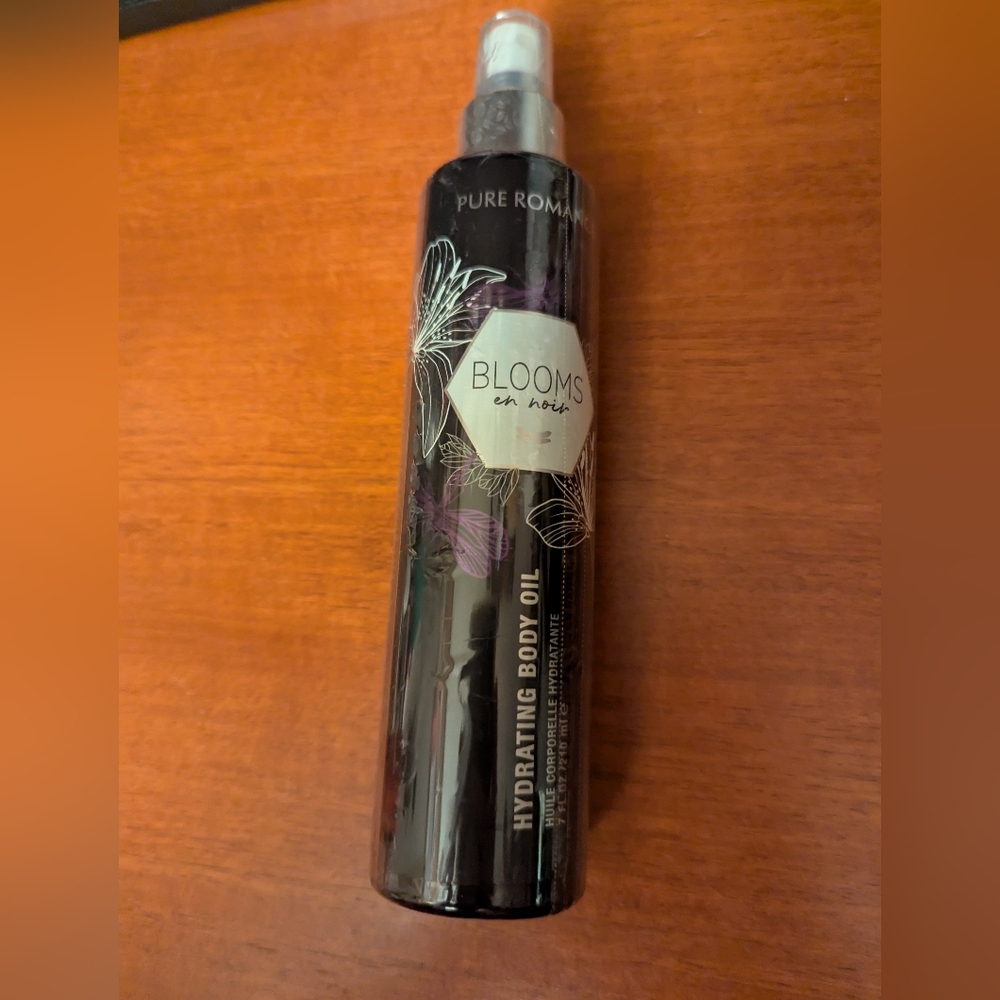 Blooms En Noir Hydrating Body Oil